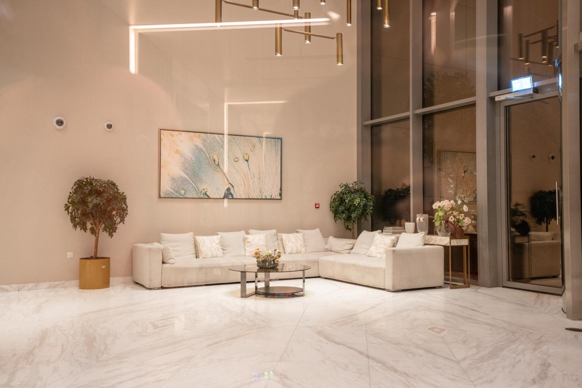 Apartment Ch Urban Haven - 1br At Boulevard Point With Burj & Fountain Views
